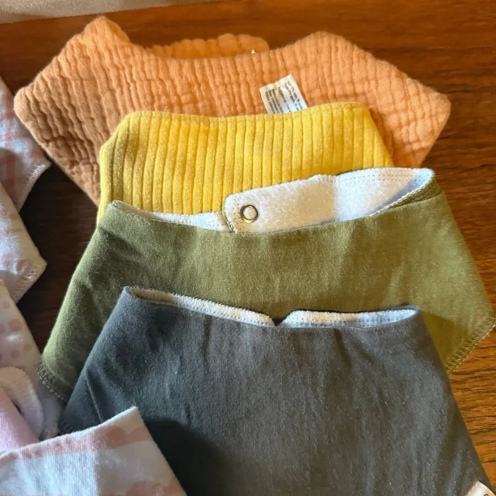 KeaBabies Egmao baby fleece and muslin baby bandana bibs